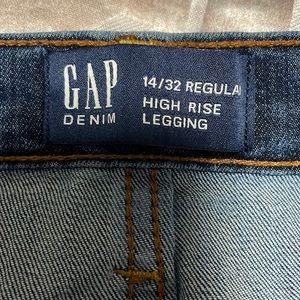 Gap 	

		
The Everyday High Rise Jegging With Washwell™